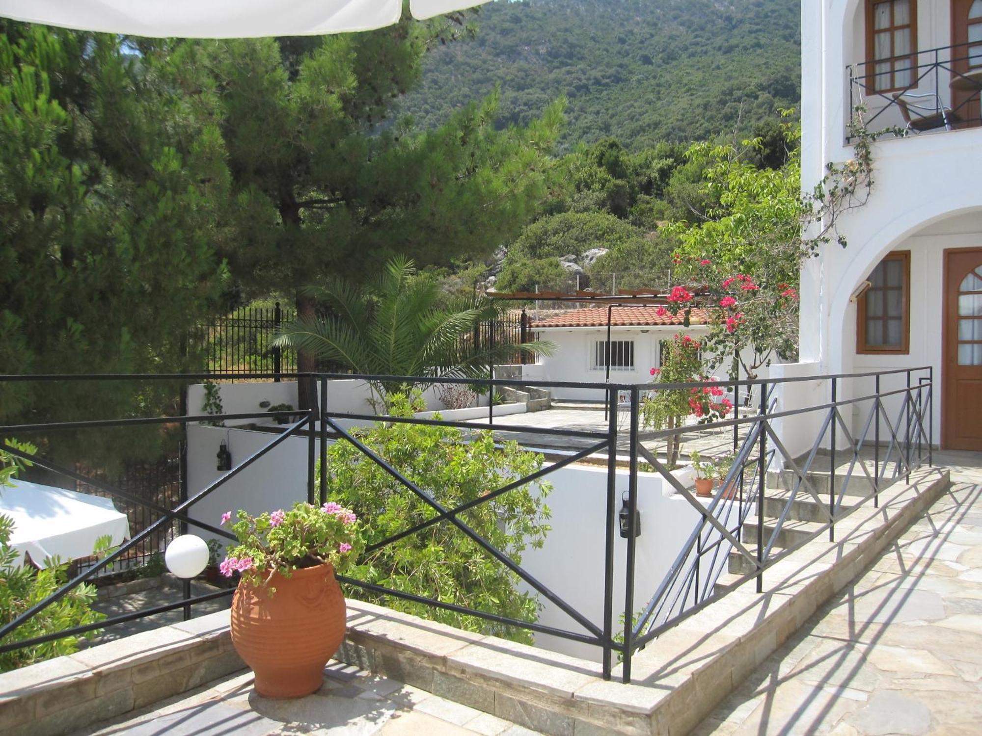 Travlos Studios Eleios-Pronnoi Exterior photo